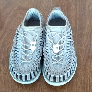 Women's Keen Uneeks Tan/Taupe Sneakers. Size 9.